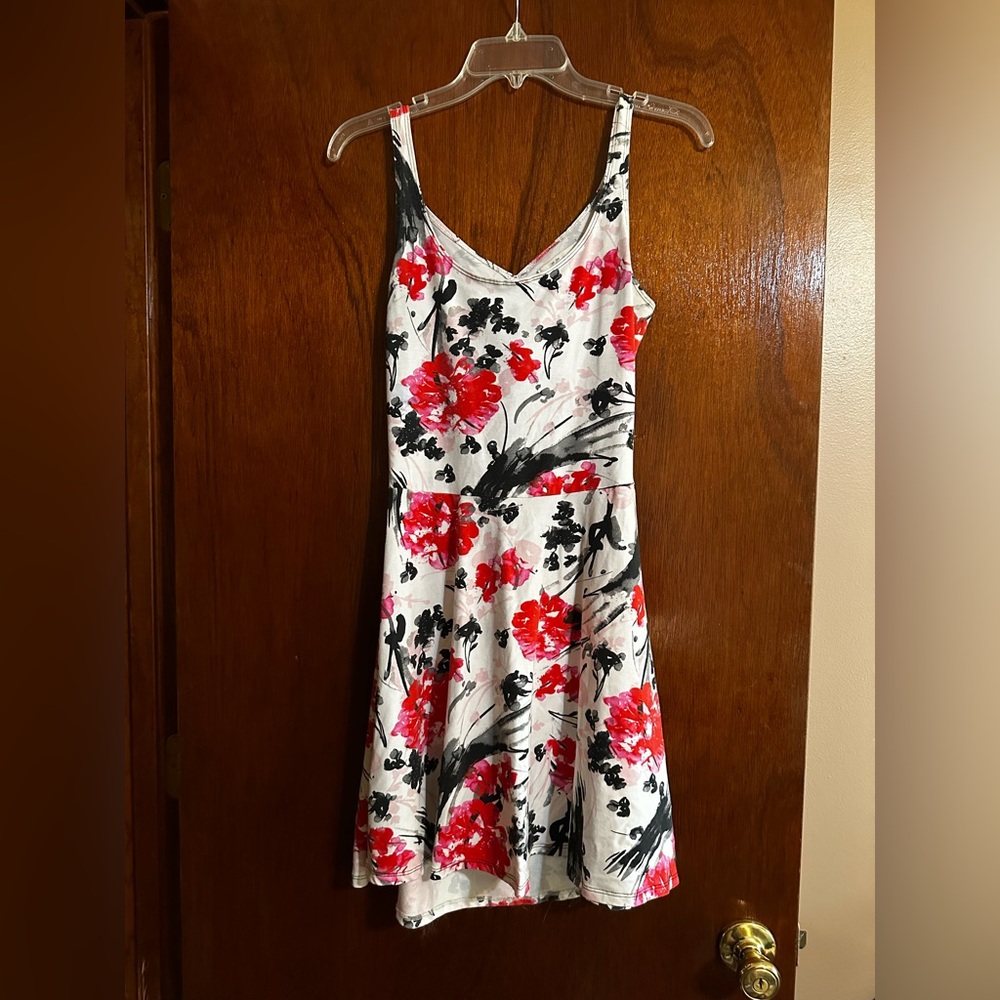 Floral Sleeveless Dress - Red and Black